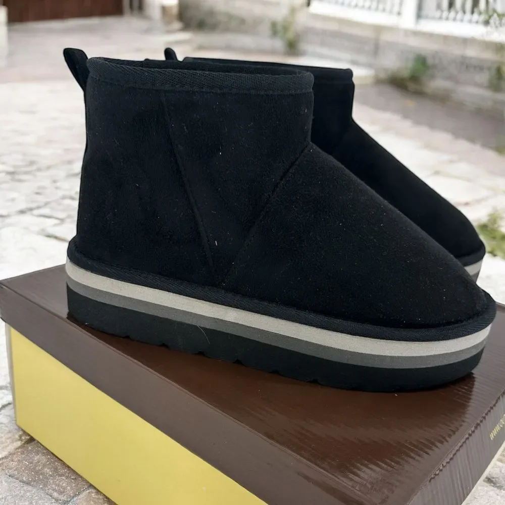 Outwoods Womens size 7 Gabby-2 Black Platform Ankle Boots Faux Suede NIB Booties